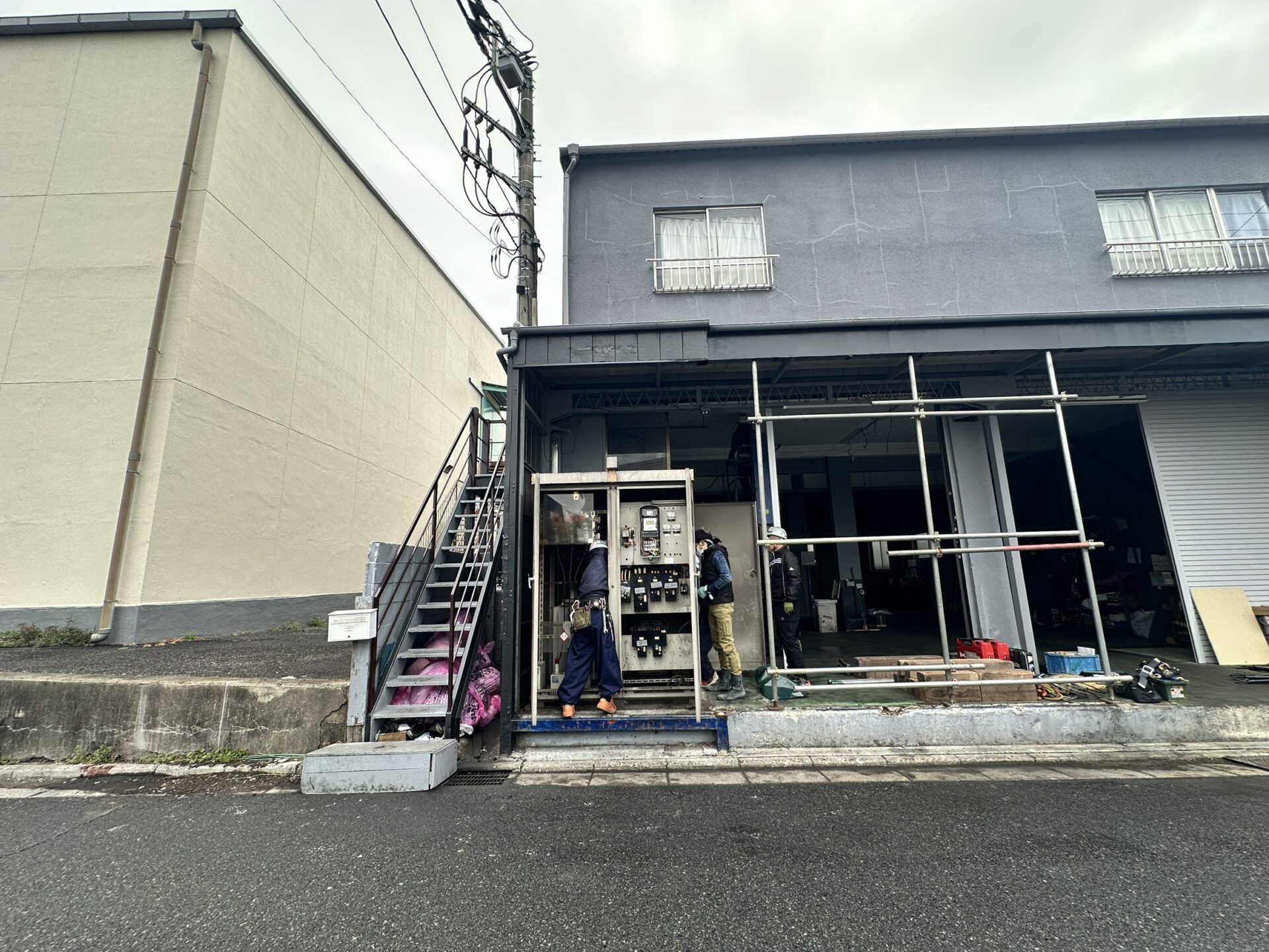 某工場高圧受電廃止低圧化工事に伴うキュービクル撤去工事