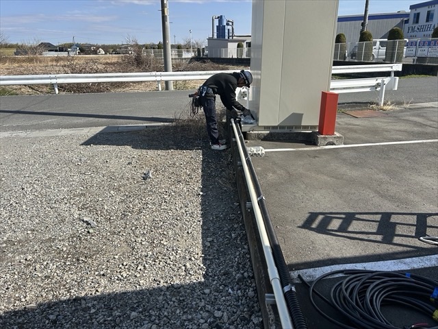 某所キュービクル低圧電源線の配管更新工事