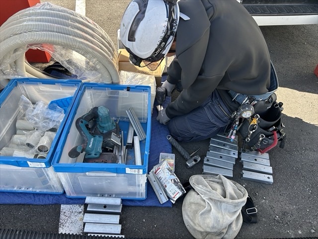 某所キュービクル低圧電源線の配管更新工事