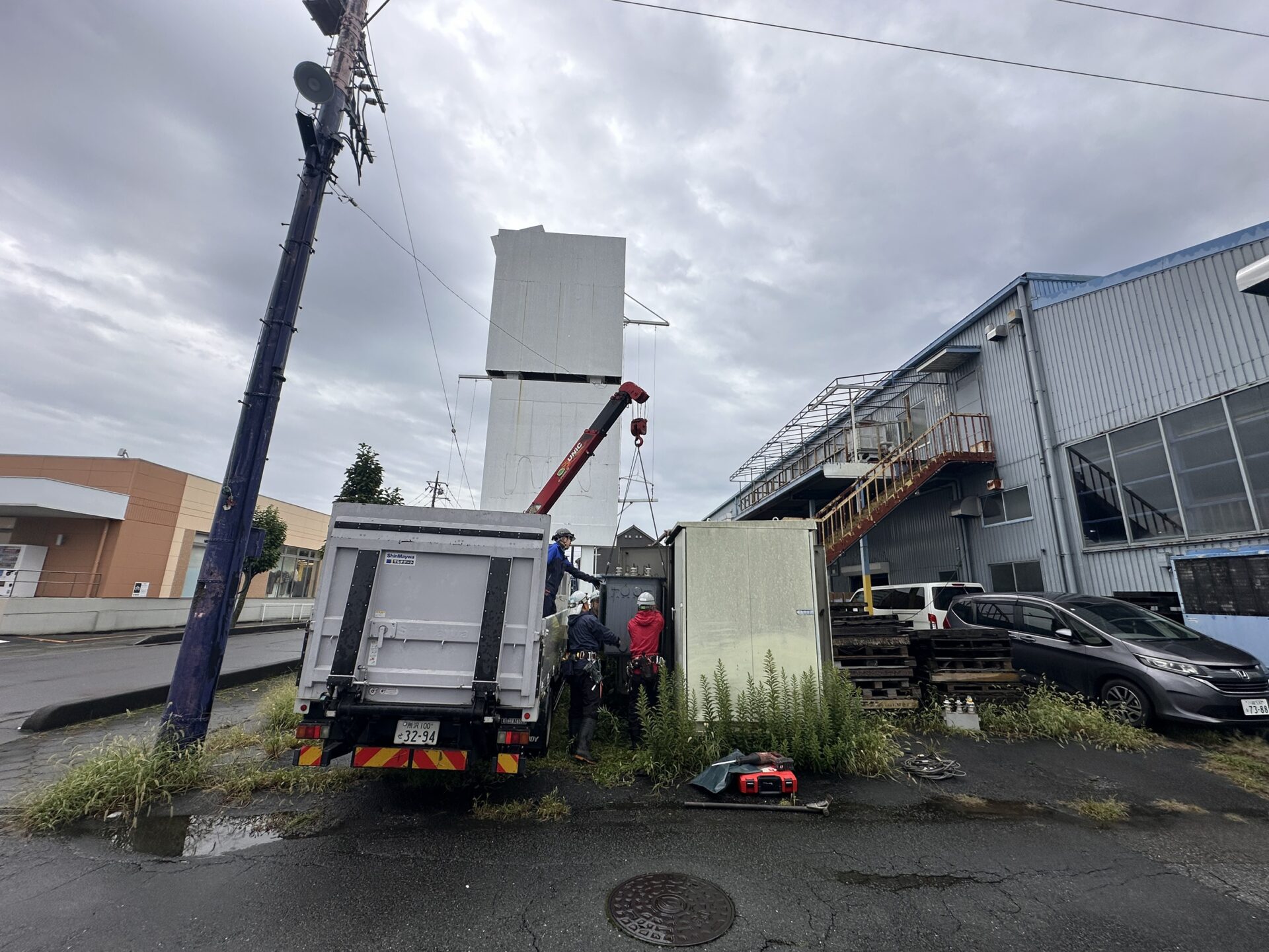 某倉庫 キュービクル撤去工事