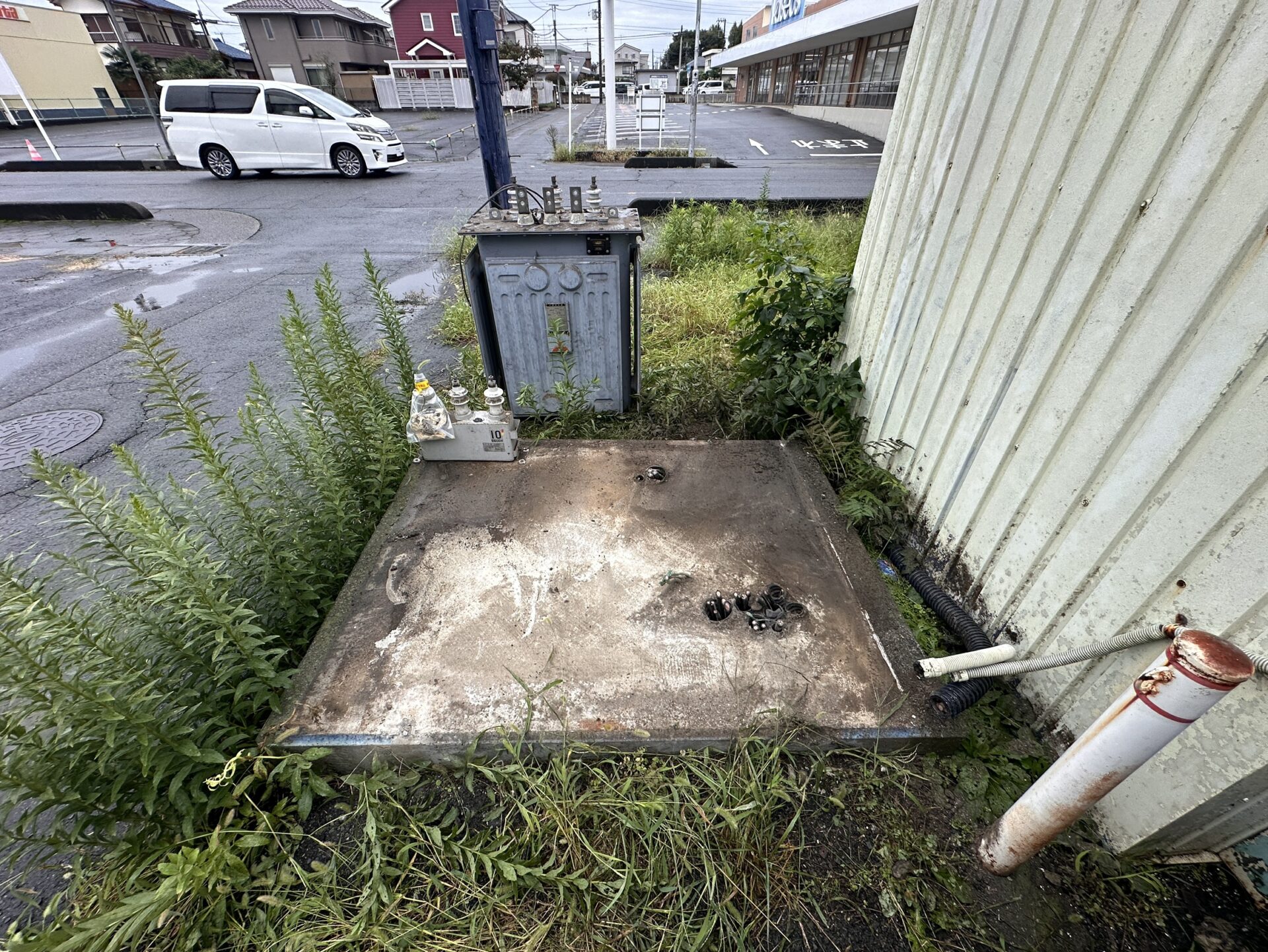 某倉庫 キュービクル撤去工事